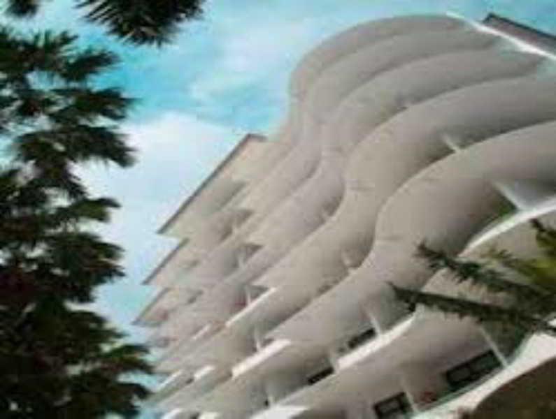 Weta International Hotel Surabaia Exterior foto