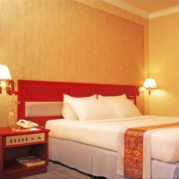 Weta International Hotel Surabaia Exterior foto